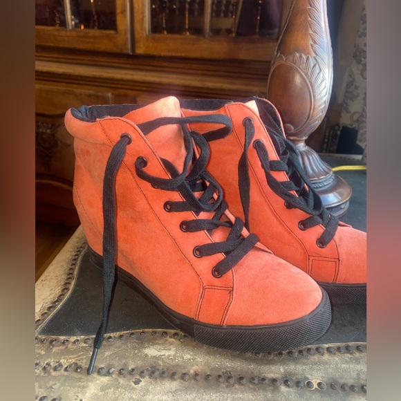 EUC pink and black wedge sneakers - Picture 1 of 2